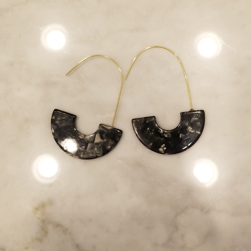 NWOT Black Marbled Acrylic Oval Hoop Earing